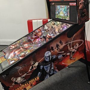Star Wars Mandalorian Premium Flipper Stern Pinball (Vorführgerät)