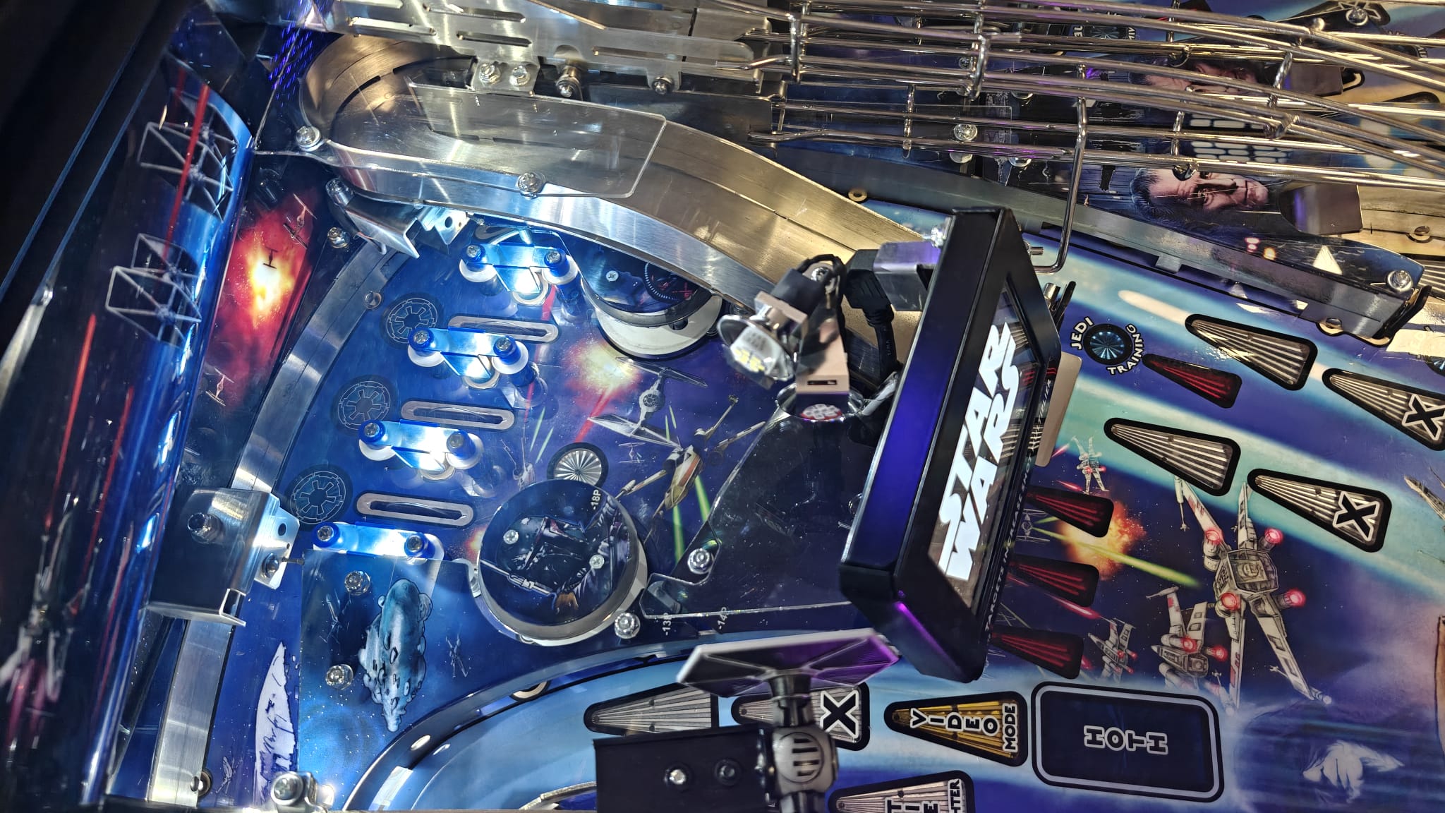Star Wars Premium Flipper Stern Pinball (Vorführgerät)