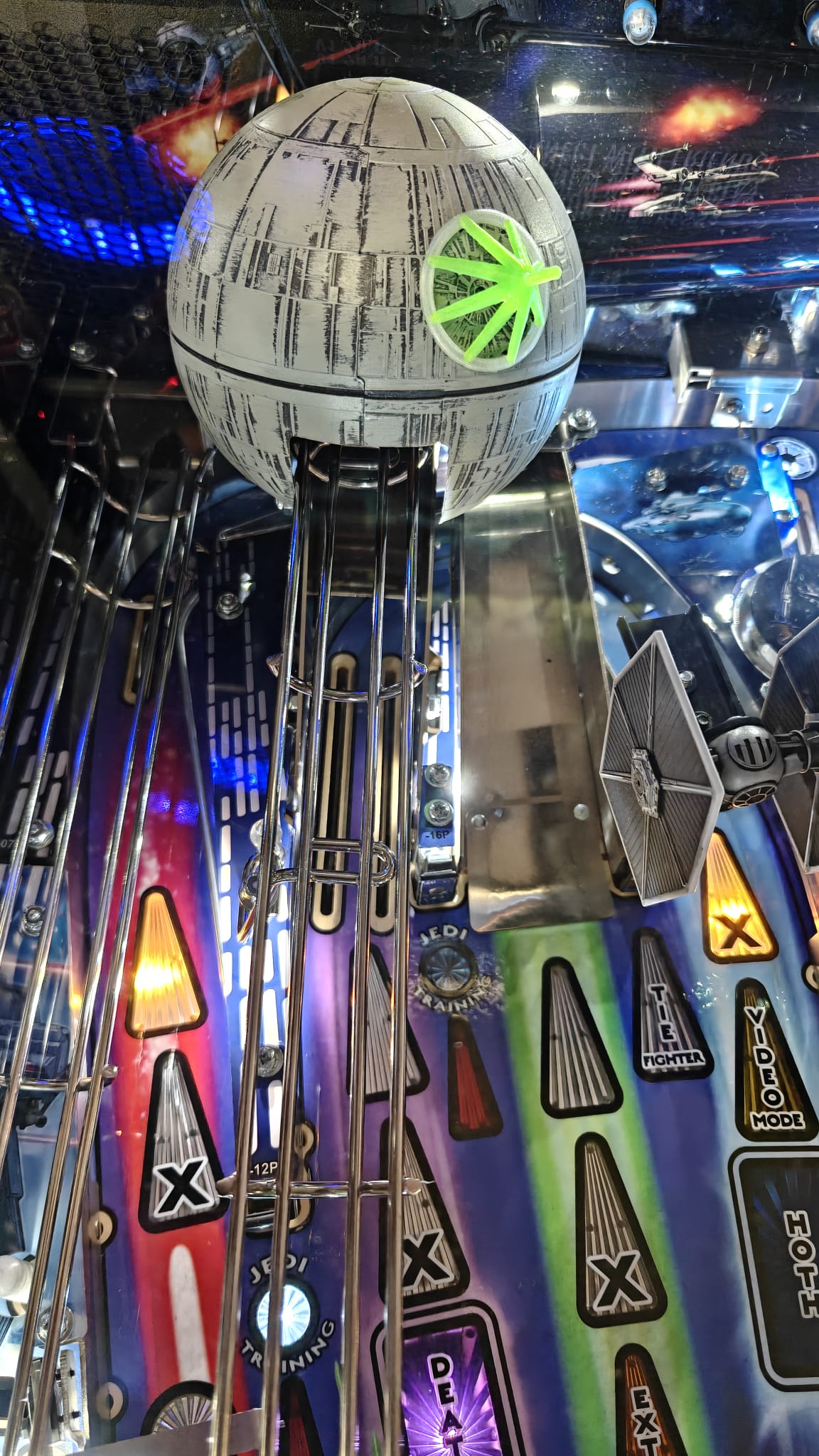 Star Wars Premium Flipper Stern Pinball (Vorführgerät)