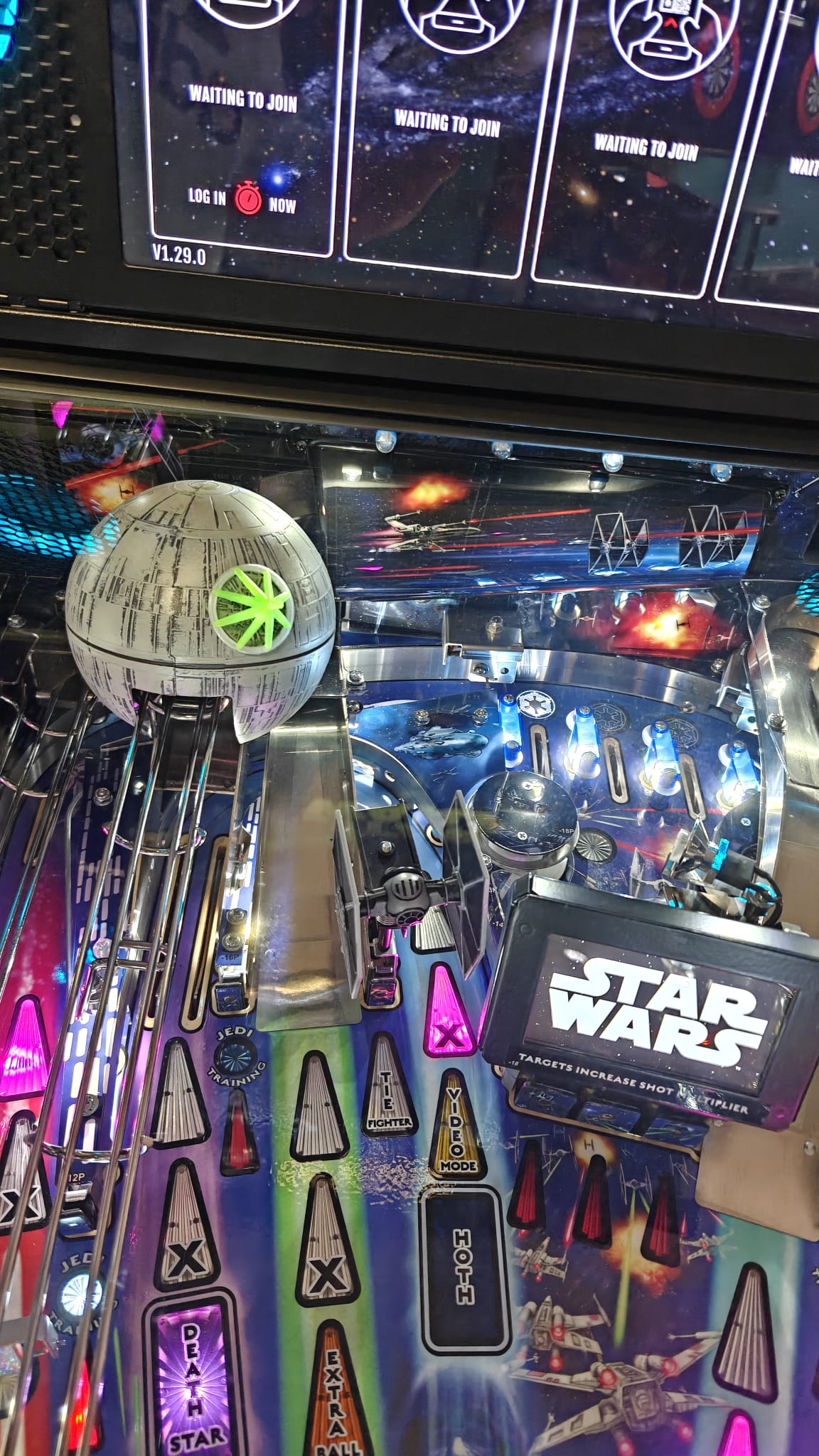 Star Wars Premium Flipper Stern Pinball (Vorführgerät)
